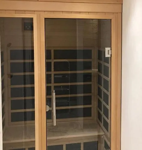 Medran + Private Sauna 아파트
